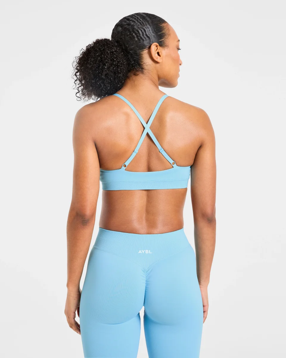 Enhance Seamless Sports Bra - Powder Blau – Bild 3
